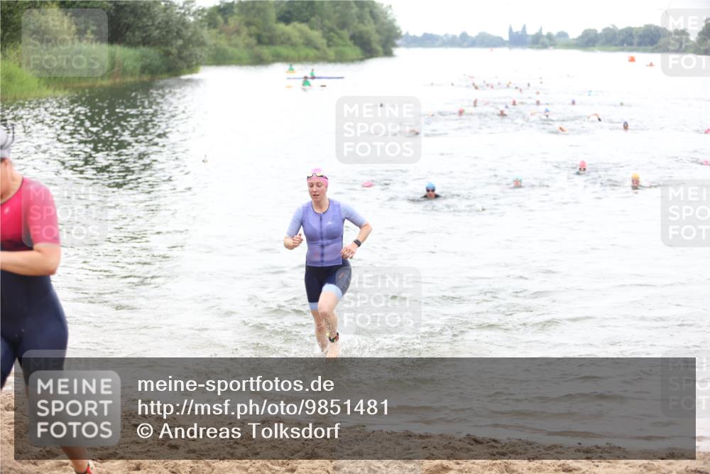 21.06.2026 - 29. Vierlanden-Triathlon Andreas Tolksdorf http://msf.ph/oto/9851481 21.06.2026 10:17:40 Schwimmen 353, 508, 575 meine-sportfotos.de