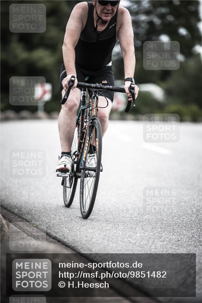 21.06.2026 - 29. Vierlanden-Triathlon H.Heesch http://msf.ph/oto/9851482 21.06.2026 12:02:51 Radfahren 292, 734, 772, 846, 866, 869, 870, 881 meine-sportfotos.de