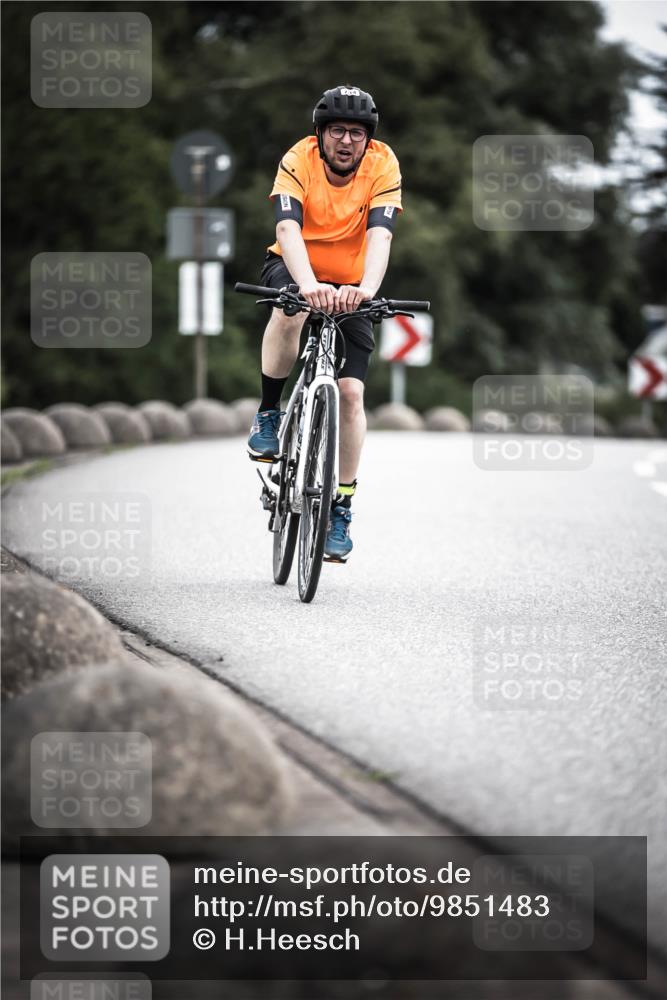 21.06.2026 - 29. Vierlanden-Triathlon H.Heesch http://msf.ph/oto/9851483 21.06.2026 12:02:57 Radfahren 292, 734, 866 meine-sportfotos.de