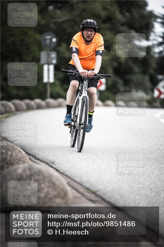 21.06.2026 - 29. Vierlanden-Triathlon H.Heesch http://msf.ph/oto/9851486 21.06.2026 12:02:57 Radfahren 292, 734, 866 meine-sportfotos.de