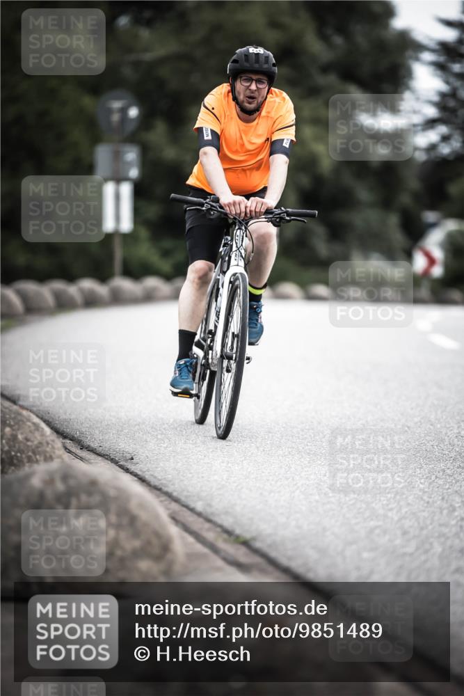 21.06.2026 - 29. Vierlanden-Triathlon H.Heesch http://msf.ph/oto/9851489 21.06.2026 12:02:57 Radfahren 292, 734, 866 meine-sportfotos.de