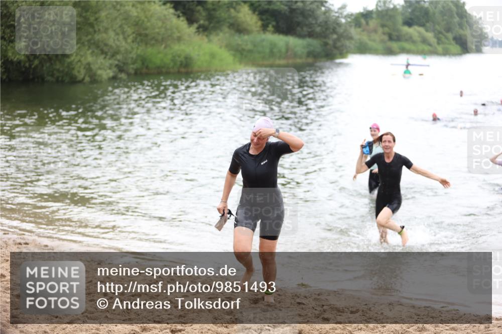 21.06.2026 - 29. Vierlanden-Triathlon Andreas Tolksdorf http://msf.ph/oto/9851493 21.06.2026 10:17:53 Schwimmen 481, 514, 553, 557, 563, 565 meine-sportfotos.de