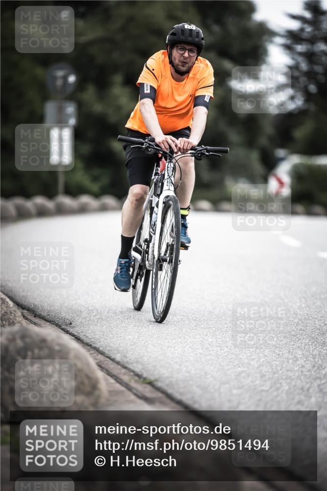21.06.2026 - 29. Vierlanden-Triathlon H.Heesch http://msf.ph/oto/9851494 21.06.2026 12:02:57 Radfahren 292, 734, 866 meine-sportfotos.de