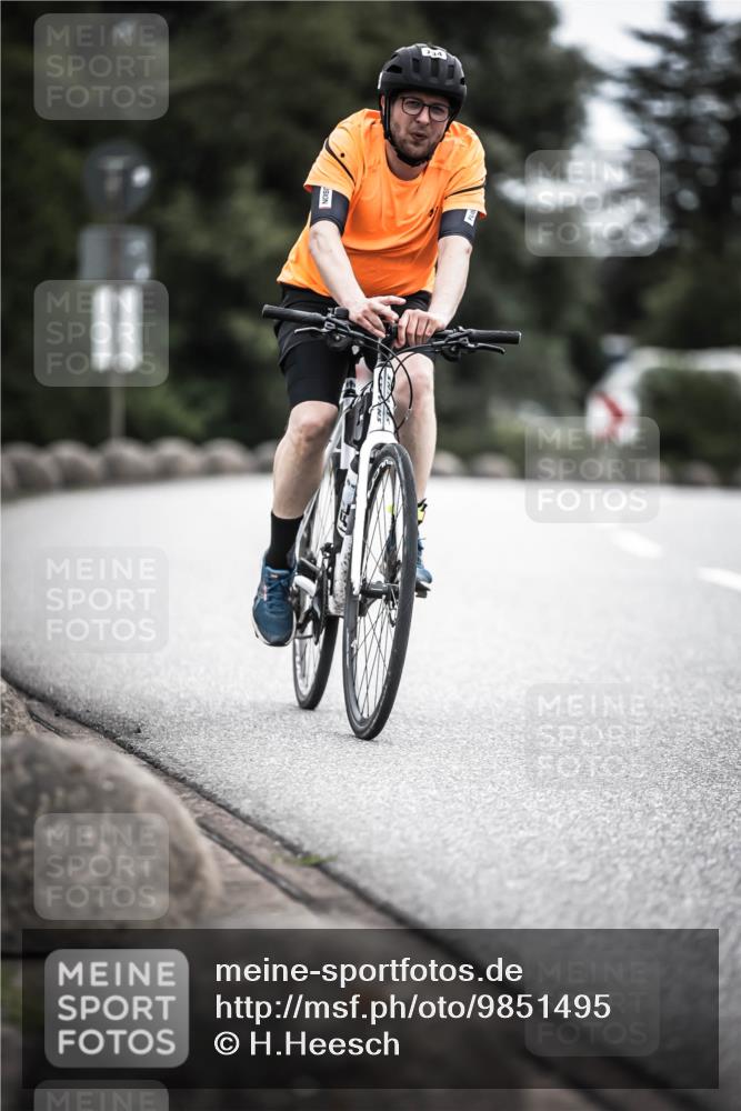 21.06.2026 - 29. Vierlanden-Triathlon H.Heesch http://msf.ph/oto/9851495 21.06.2026 12:02:57 Radfahren 292, 734, 866 meine-sportfotos.de