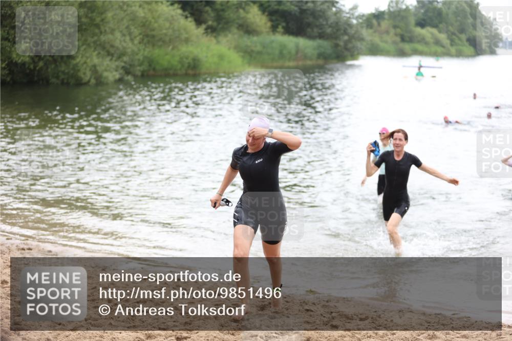 21.06.2026 - 29. Vierlanden-Triathlon Andreas Tolksdorf http://msf.ph/oto/9851496 21.06.2026 10:17:53 Schwimmen 481, 514, 553, 557, 563, 565 meine-sportfotos.de