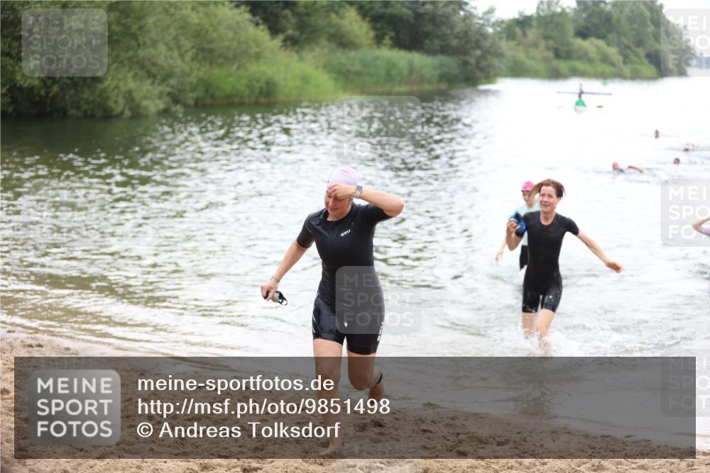 21.06.2026 - 29. Vierlanden-Triathlon Andreas Tolksdorf http://msf.ph/oto/9851498 21.06.2026 10:17:53 Schwimmen 481, 514, 553, 557, 563, 565 meine-sportfotos.de