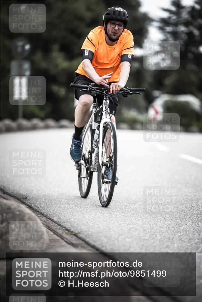 21.06.2026 - 29. Vierlanden-Triathlon H.Heesch http://msf.ph/oto/9851499 21.06.2026 12:02:57 Radfahren 292, 734, 866 meine-sportfotos.de