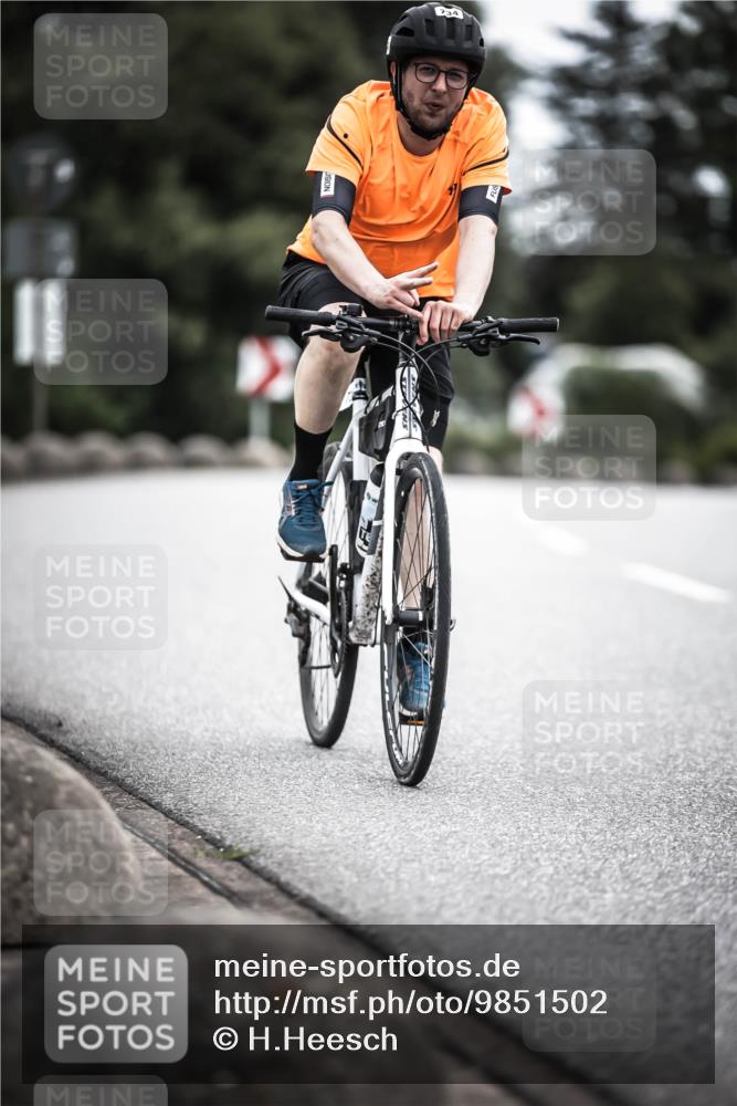 21.06.2026 - 29. Vierlanden-Triathlon H.Heesch http://msf.ph/oto/9851502 21.06.2026 12:02:57 Radfahren 292, 734, 866 meine-sportfotos.de