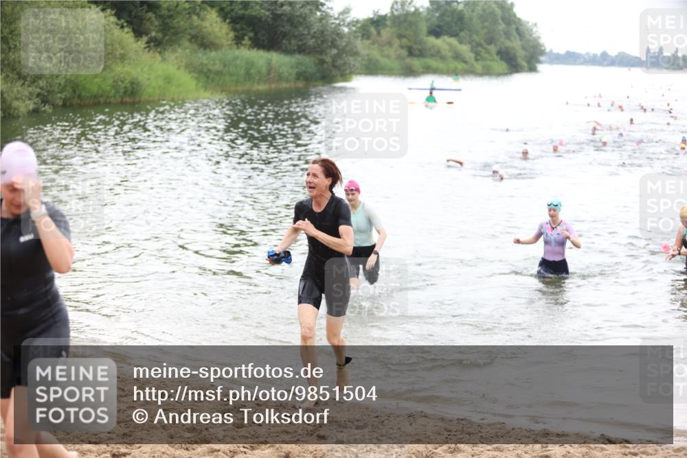 21.06.2026 - 29. Vierlanden-Triathlon Andreas Tolksdorf http://msf.ph/oto/9851504 21.06.2026 10:17:54 Schwimmen 481, 514, 553, 557, 563, 565 meine-sportfotos.de