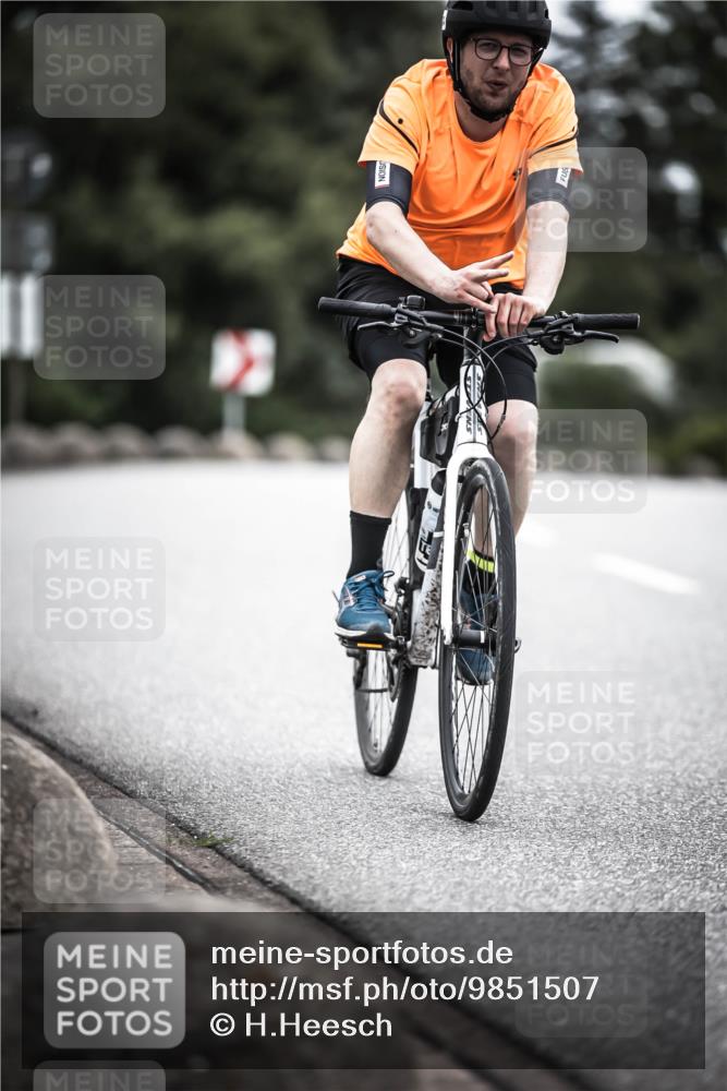 21.06.2026 - 29. Vierlanden-Triathlon H.Heesch http://msf.ph/oto/9851507 21.06.2026 12:02:58 Radfahren 292, 734, 866 meine-sportfotos.de