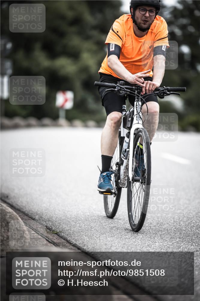 21.06.2026 - 29. Vierlanden-Triathlon H.Heesch http://msf.ph/oto/9851508 21.06.2026 12:02:58 Radfahren 292, 734, 866 meine-sportfotos.de