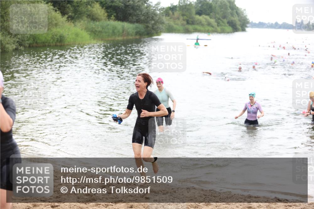 21.06.2026 - 29. Vierlanden-Triathlon Andreas Tolksdorf http://msf.ph/oto/9851509 21.06.2026 10:17:54 Schwimmen 481, 514, 553, 557, 563, 565 meine-sportfotos.de