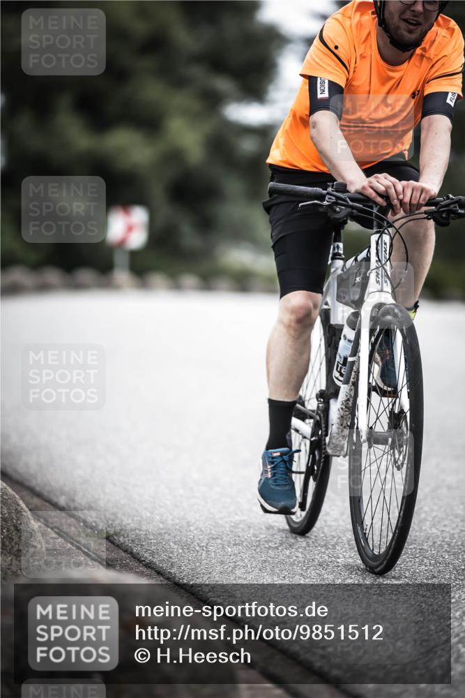 21.06.2026 - 29. Vierlanden-Triathlon H.Heesch http://msf.ph/oto/9851512 21.06.2026 12:02:58 Radfahren 292, 734, 866 meine-sportfotos.de