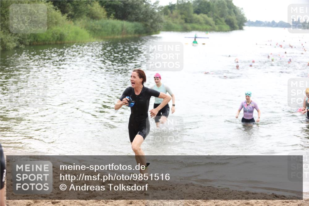 21.06.2026 - 29. Vierlanden-Triathlon Andreas Tolksdorf http://msf.ph/oto/9851516 21.06.2026 10:17:55 Schwimmen 481, 514, 553, 557, 563, 565 meine-sportfotos.de
