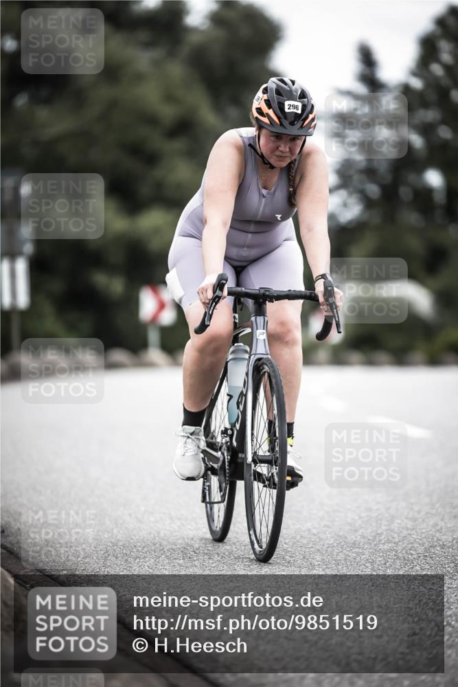21.06.2026 - 29. Vierlanden-Triathlon H.Heesch http://msf.ph/oto/9851519 21.06.2026 12:03:10 Radfahren 296, 651, 666, 741 meine-sportfotos.de