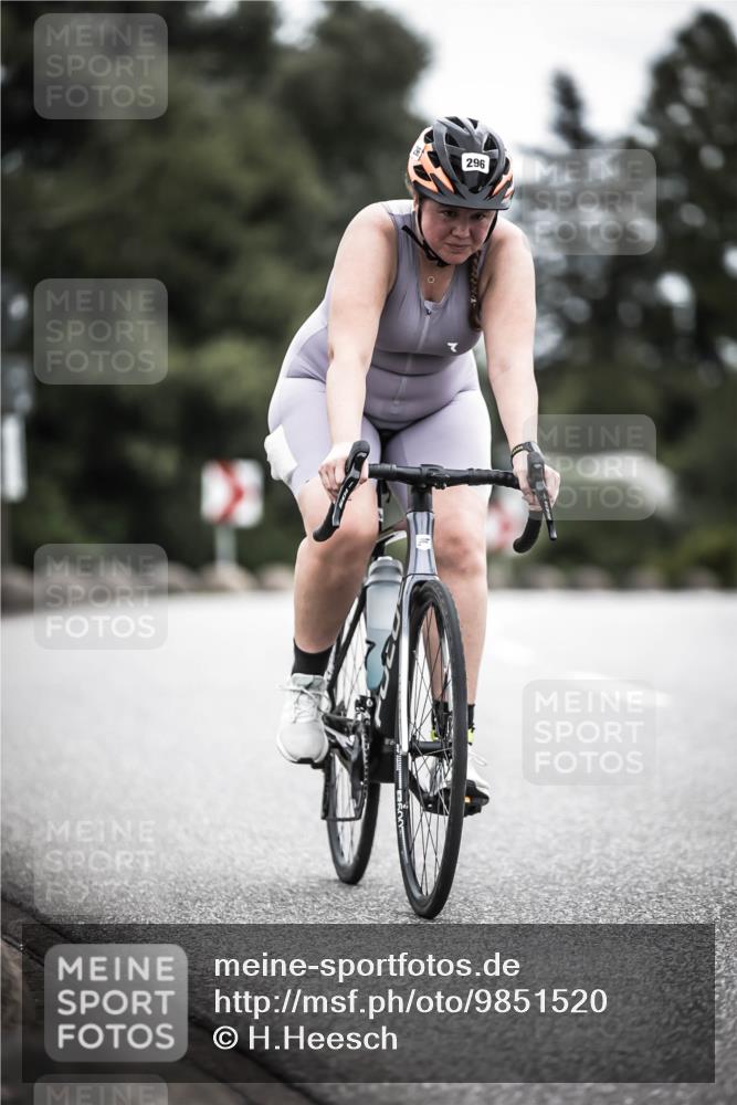 21.06.2026 - 29. Vierlanden-Triathlon H.Heesch http://msf.ph/oto/9851520 21.06.2026 12:03:10 Radfahren 296, 651, 666, 741 meine-sportfotos.de