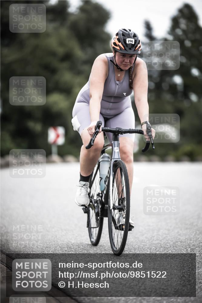 21.06.2026 - 29. Vierlanden-Triathlon H.Heesch http://msf.ph/oto/9851522 21.06.2026 12:03:10 Radfahren 296, 651, 666, 741 meine-sportfotos.de