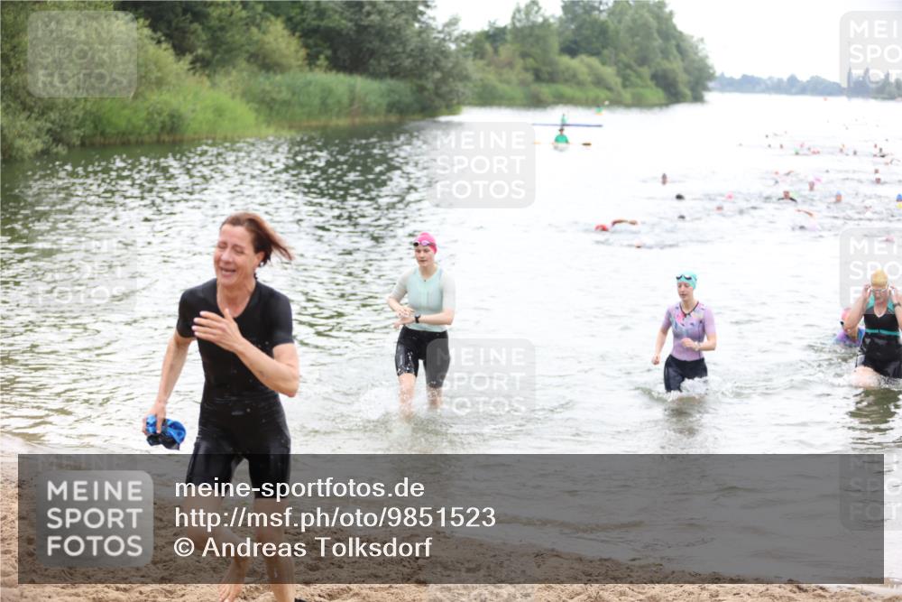 21.06.2026 - 29. Vierlanden-Triathlon Andreas Tolksdorf http://msf.ph/oto/9851523 21.06.2026 10:17:55 Schwimmen 481, 514, 553, 557, 563, 565 meine-sportfotos.de