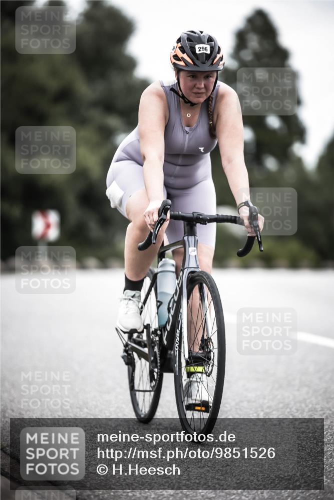21.06.2026 - 29. Vierlanden-Triathlon H.Heesch http://msf.ph/oto/9851526 21.06.2026 12:03:10 Radfahren 296, 651, 666, 741 meine-sportfotos.de