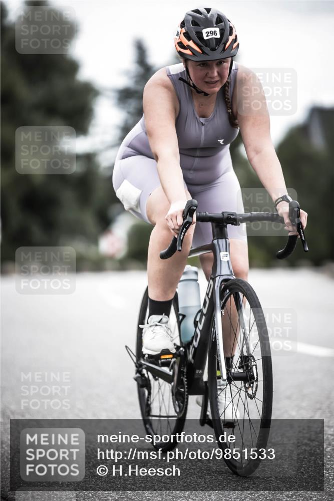 21.06.2026 - 29. Vierlanden-Triathlon H.Heesch http://msf.ph/oto/9851533 21.06.2026 12:03:11 Radfahren 296, 651, 666, 741 meine-sportfotos.de