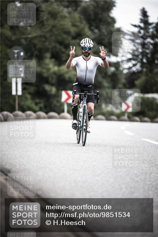21.06.2026 - 29. Vierlanden-Triathlon H.Heesch http://msf.ph/oto/9851534 21.06.2026 12:03:36 Radfahren 6, 840 meine-sportfotos.de