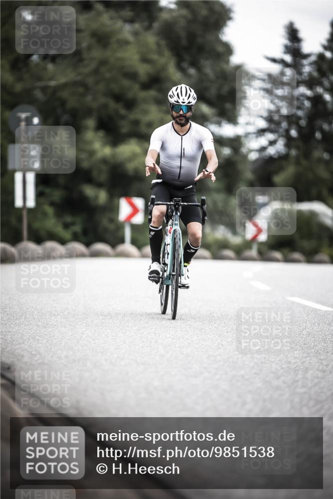 21.06.2026 - 29. Vierlanden-Triathlon H.Heesch http://msf.ph/oto/9851538 21.06.2026 12:03:36 Radfahren 6, 840 meine-sportfotos.de