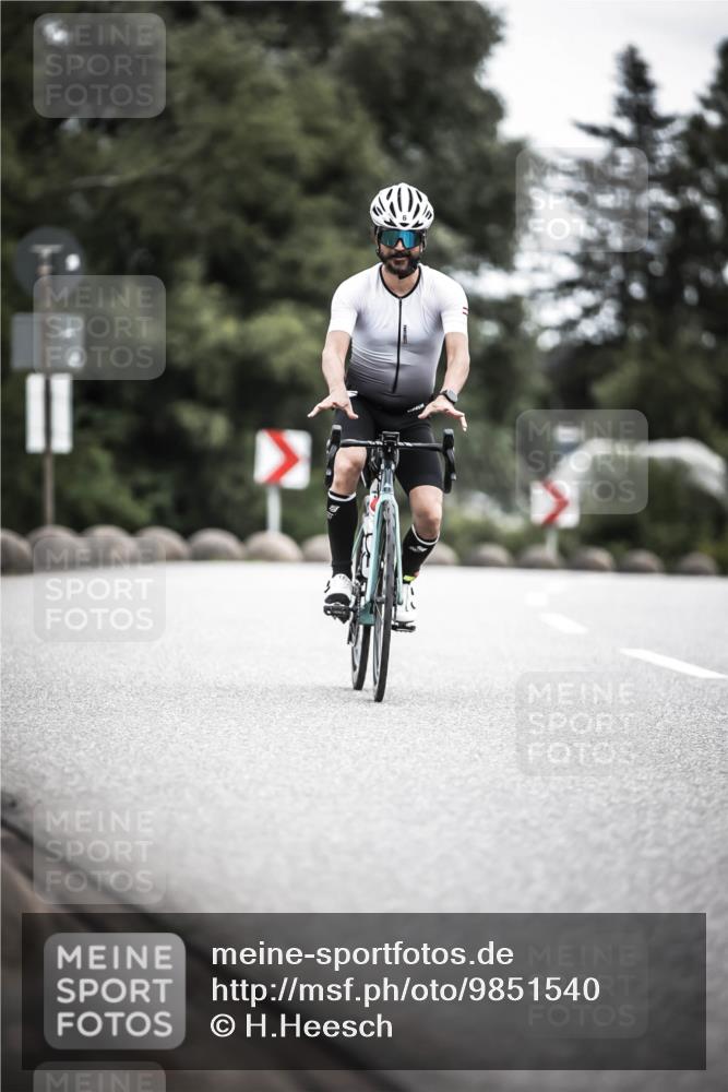 21.06.2026 - 29. Vierlanden-Triathlon H.Heesch http://msf.ph/oto/9851540 21.06.2026 12:03:36 Radfahren 6, 840 meine-sportfotos.de