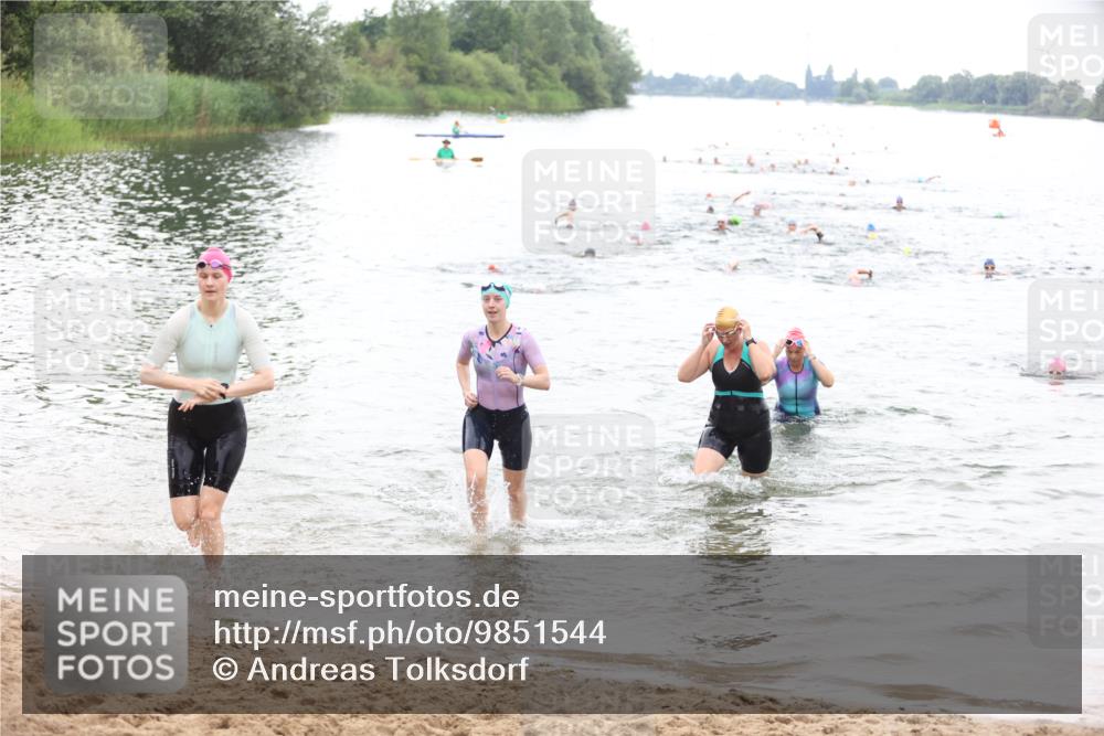 21.06.2026 - 29. Vierlanden-Triathlon Andreas Tolksdorf http://msf.ph/oto/9851544 21.06.2026 10:17:57 Schwimmen 481, 514, 553, 557, 563, 565 meine-sportfotos.de