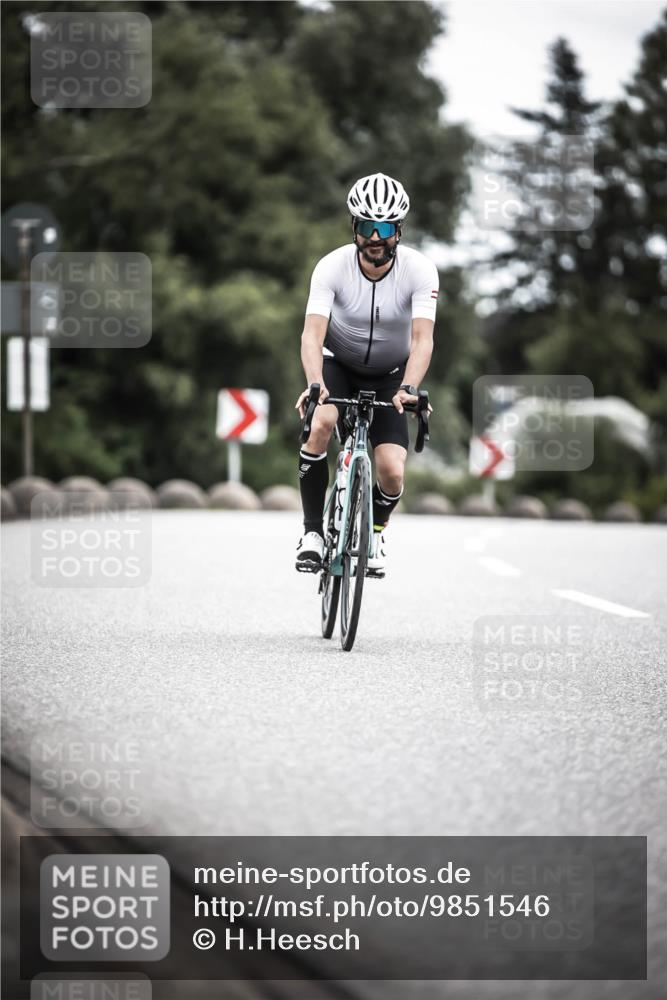 21.06.2026 - 29. Vierlanden-Triathlon H.Heesch http://msf.ph/oto/9851546 21.06.2026 12:03:36 Radfahren 6, 840 meine-sportfotos.de