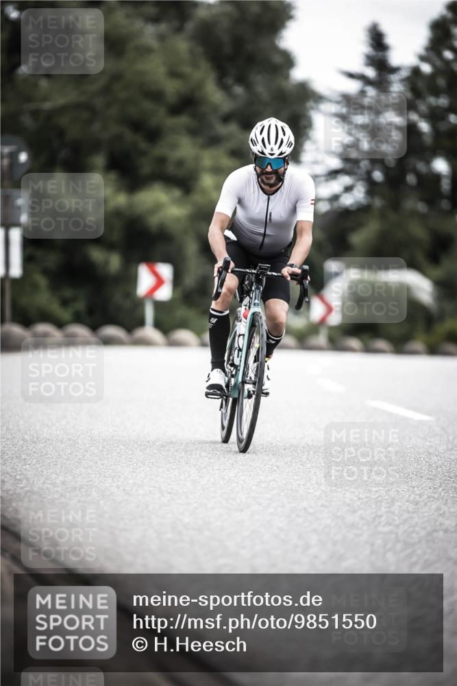 21.06.2026 - 29. Vierlanden-Triathlon H.Heesch http://msf.ph/oto/9851550 21.06.2026 12:03:37 Radfahren 6, 840 meine-sportfotos.de