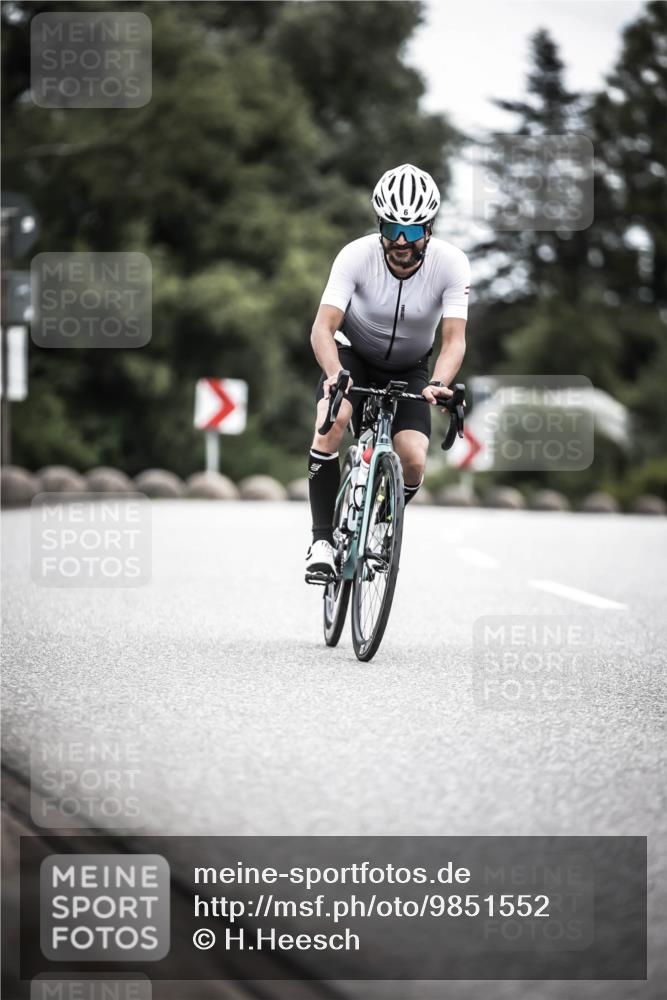 21.06.2026 - 29. Vierlanden-Triathlon H.Heesch http://msf.ph/oto/9851552 21.06.2026 12:03:37 Radfahren 6, 840 meine-sportfotos.de
