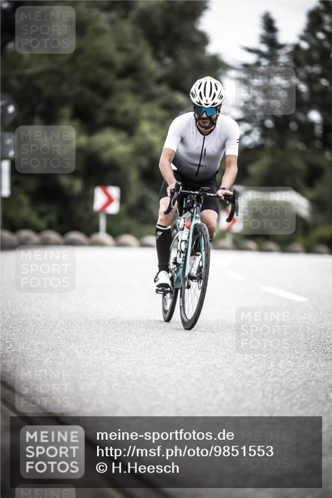 21.06.2026 - 29. Vierlanden-Triathlon H.Heesch http://msf.ph/oto/9851553 21.06.2026 12:03:37 Radfahren 6, 840 meine-sportfotos.de