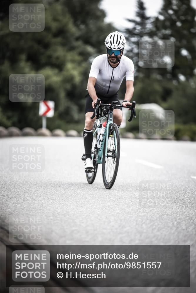 21.06.2026 - 29. Vierlanden-Triathlon H.Heesch http://msf.ph/oto/9851557 21.06.2026 12:03:37 Radfahren 6, 840 meine-sportfotos.de