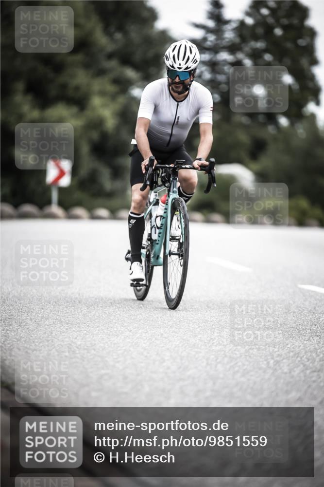 21.06.2026 - 29. Vierlanden-Triathlon H.Heesch http://msf.ph/oto/9851559 21.06.2026 12:03:37 Radfahren 6, 840 meine-sportfotos.de