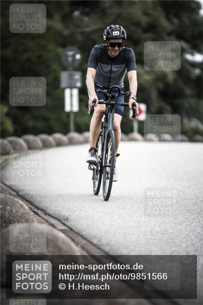 21.06.2026 - 29. Vierlanden-Triathlon H.Heesch http://msf.ph/oto/9851566 21.06.2026 12:03:52 Radfahren 819 meine-sportfotos.de