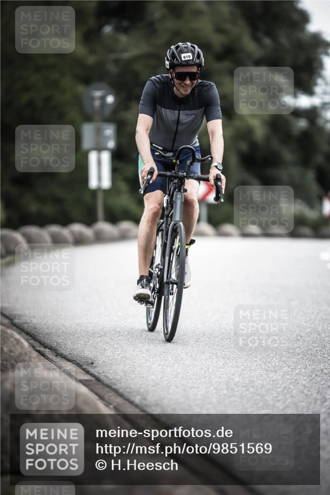 21.06.2026 - 29. Vierlanden-Triathlon H.Heesch http://msf.ph/oto/9851569 21.06.2026 12:03:53 Radfahren 819 meine-sportfotos.de