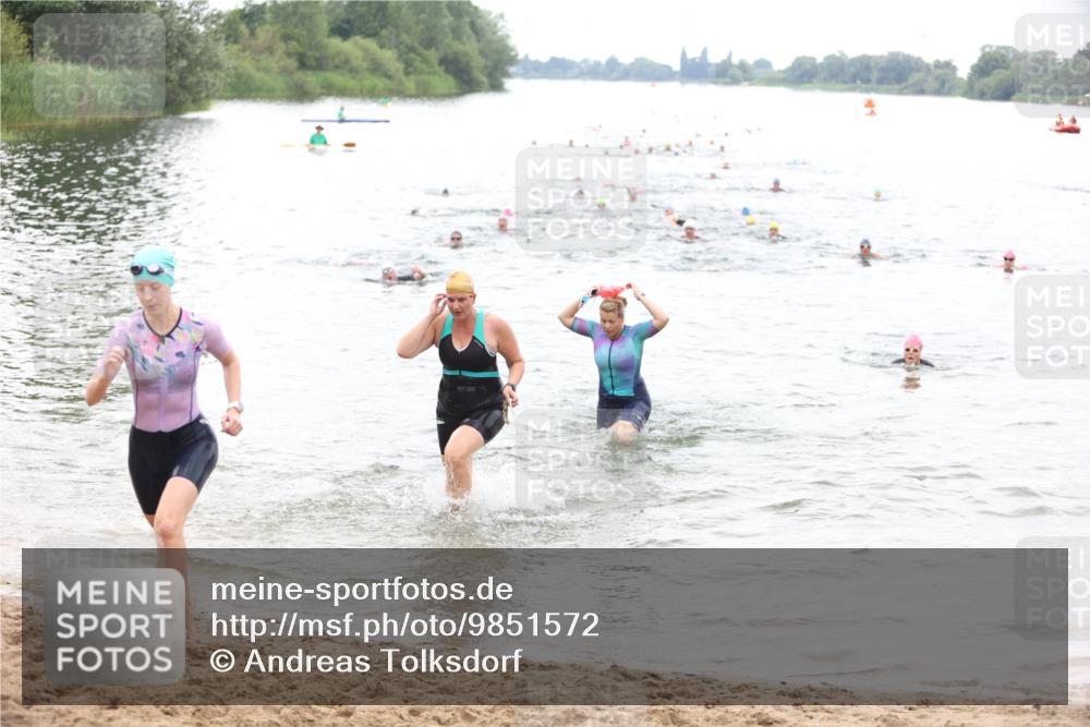 21.06.2026 - 29. Vierlanden-Triathlon Andreas Tolksdorf http://msf.ph/oto/9851572 21.06.2026 10:17:59 Schwimmen 481, 514, 553, 557, 563, 565 meine-sportfotos.de