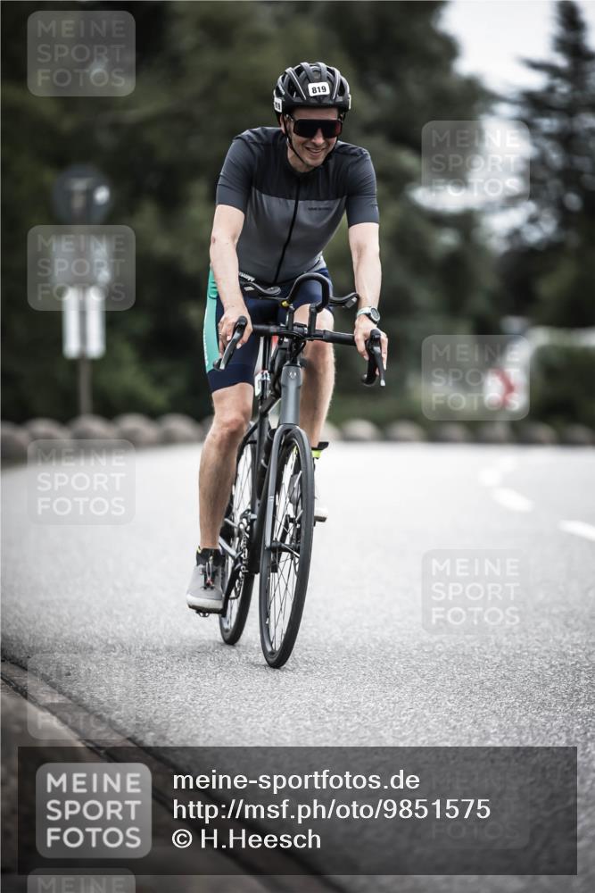 21.06.2026 - 29. Vierlanden-Triathlon H.Heesch http://msf.ph/oto/9851575 21.06.2026 12:03:53 Radfahren 819 meine-sportfotos.de