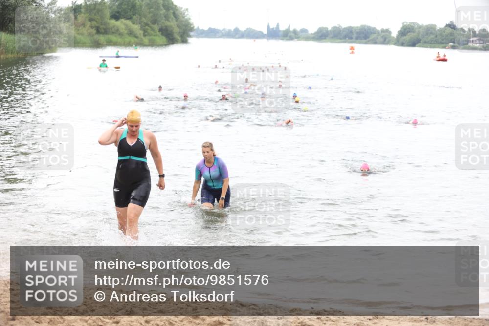 21.06.2026 - 29. Vierlanden-Triathlon Andreas Tolksdorf http://msf.ph/oto/9851576 21.06.2026 10:18:00 Schwimmen 514, 553, 557, 563, 565 meine-sportfotos.de