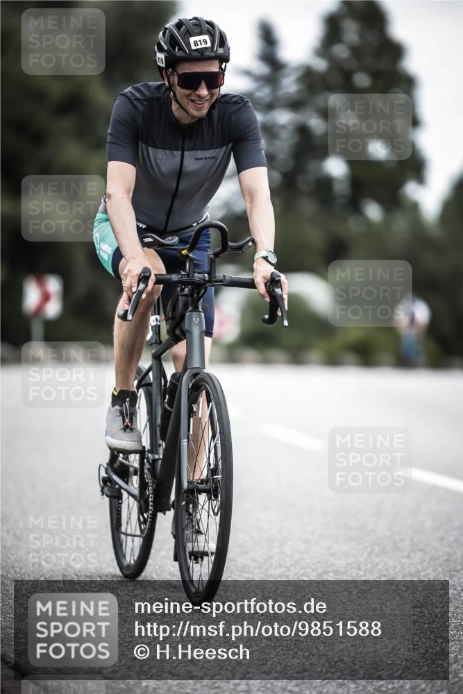 21.06.2026 - 29. Vierlanden-Triathlon H.Heesch http://msf.ph/oto/9851588 21.06.2026 12:03:53 Radfahren 819 meine-sportfotos.de