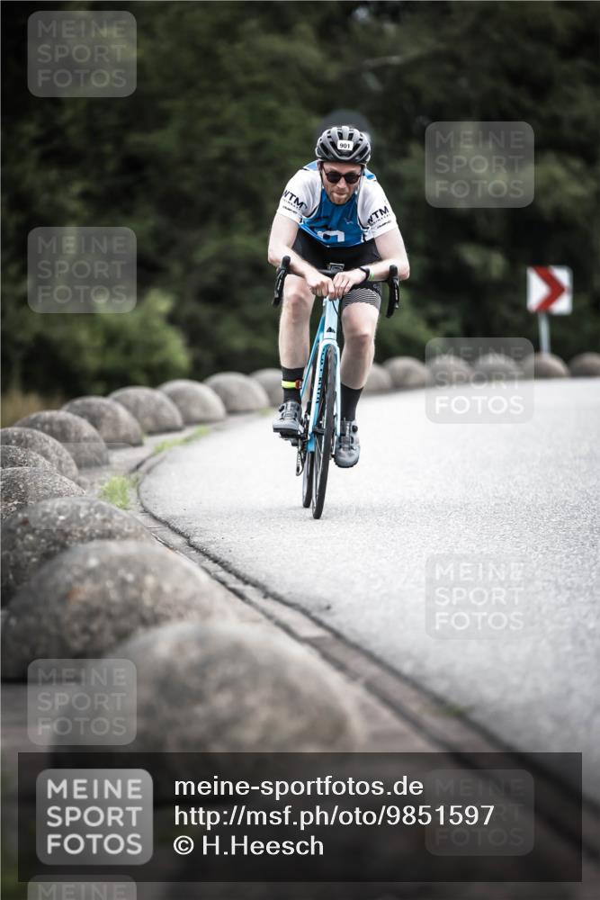 21.06.2026 - 29. Vierlanden-Triathlon H.Heesch http://msf.ph/oto/9851597 21.06.2026 12:04:00 Radfahren 901 meine-sportfotos.de