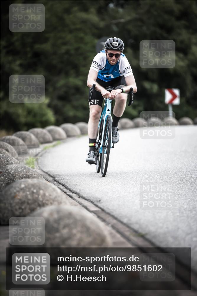 21.06.2026 - 29. Vierlanden-Triathlon H.Heesch http://msf.ph/oto/9851602 21.06.2026 12:04:00 Radfahren 901 meine-sportfotos.de