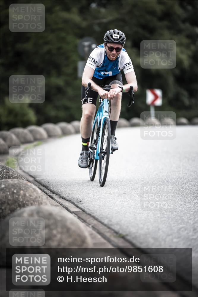 21.06.2026 - 29. Vierlanden-Triathlon H.Heesch http://msf.ph/oto/9851608 21.06.2026 12:04:00 Radfahren 901 meine-sportfotos.de