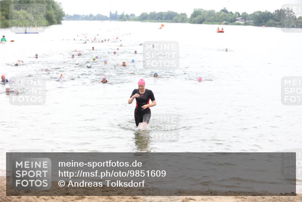 21.06.2026 - 29. Vierlanden-Triathlon Andreas Tolksdorf http://msf.ph/oto/9851609 21.06.2026 10:18:07 Schwimmen 494, 514, 565 meine-sportfotos.de