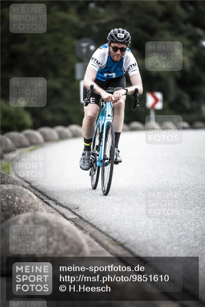 21.06.2026 - 29. Vierlanden-Triathlon H.Heesch http://msf.ph/oto/9851610 21.06.2026 12:04:00 Radfahren 901 meine-sportfotos.de