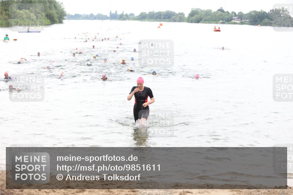 21.06.2026 - 29. Vierlanden-Triathlon Andreas Tolksdorf http://msf.ph/oto/9851611 21.06.2026 10:18:07 Schwimmen 494, 514, 565 meine-sportfotos.de