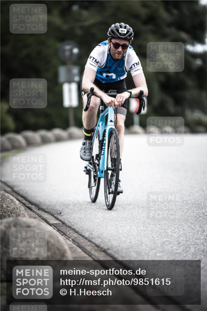 21.06.2026 - 29. Vierlanden-Triathlon H.Heesch http://msf.ph/oto/9851615 21.06.2026 12:04:00 Radfahren 901 meine-sportfotos.de