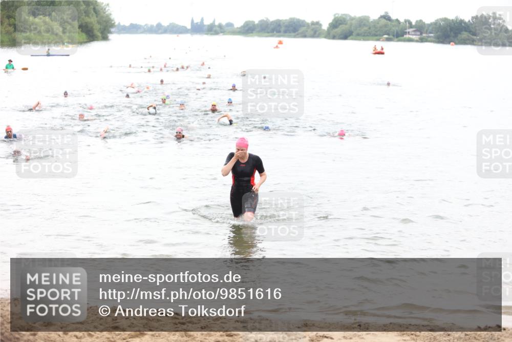 21.06.2026 - 29. Vierlanden-Triathlon Andreas Tolksdorf http://msf.ph/oto/9851616 21.06.2026 10:18:07 Schwimmen 494, 514, 565 meine-sportfotos.de