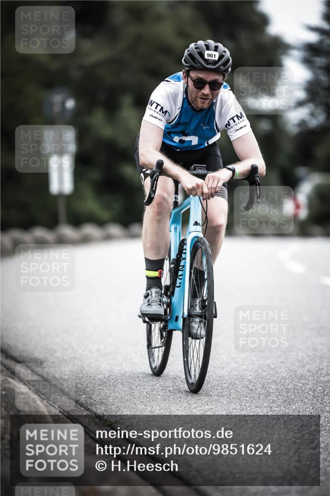 21.06.2026 - 29. Vierlanden-Triathlon H.Heesch http://msf.ph/oto/9851624 21.06.2026 12:04:01 Radfahren 901 meine-sportfotos.de