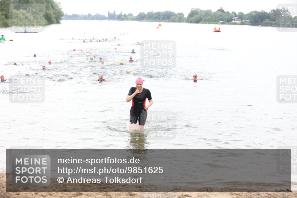 21.06.2026 - 29. Vierlanden-Triathlon Andreas Tolksdorf http://msf.ph/oto/9851625 21.06.2026 10:18:07 Schwimmen 494, 514, 565 meine-sportfotos.de